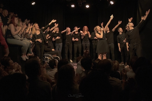 Gagnez un stage d’écriture et d’interprétation à “L’École du One Man show” sur Casting.fr, développez votre créativité et donnez un coup de booste à votre carrière maintenant!