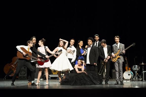 Les Franglaises à la Seine Musical. Découvrez leur spectacle bourré d'humour qui vous entraîne tout en musique !