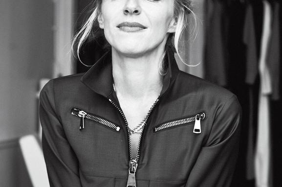 EXCLU : Carolina Ritzler ou Madame C., une créatrice audacieuse qui allie humour et raffinement dans ses collections