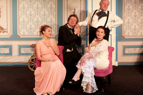 Remportez 2 places pour « Ciel, Ma Belle-Mère ! » au Théâtre Edgar 