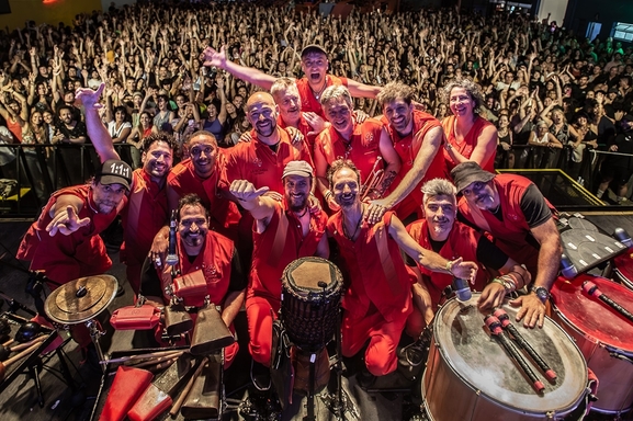 La Bomba de Tiempo : le phénomène argentin de la percussion débarque à Paris le 3 octobre !