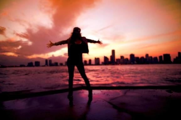 Casting.fr vous offre deux PASS pour le WORKSHOP "Women On Fire" à Paris le 15 et 16 juin avec Laure Courtellement!!