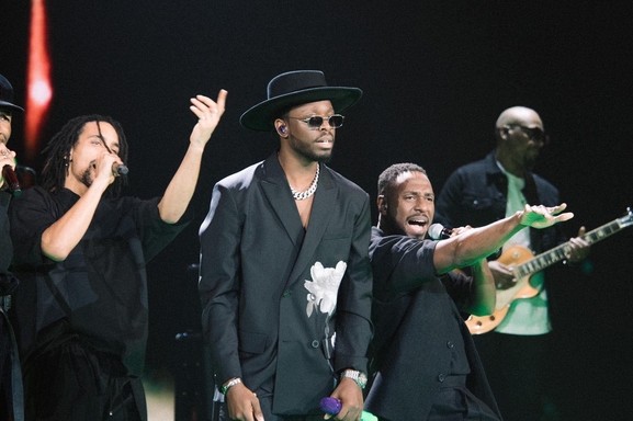 Le choriste et danseur de Tal se lance dans une carrière solo avec « J’en ai besoin » Ralph Beaubrun nous transporte entièrement !