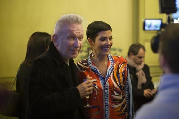 Mon Lookbook par Cristina Cordula disponible dès le 18 octobre! Un lancement chic et glam pour ce livre précieux qu'on ne quitte plus une fois ouvert...