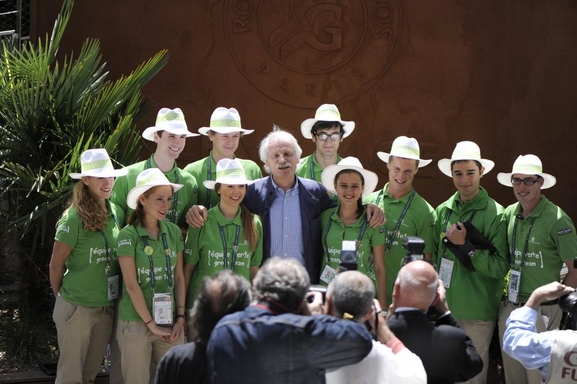 La prestigieuse agence d'hôtesses Mahola vous donne l'occasion de faire la belle pour Roland Garros