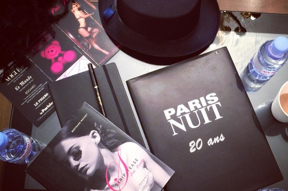 Clara Morgane ouvre les portes du Pink Paradise à tous les artistes