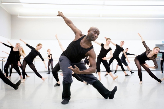 Le Glasgow Dance Project vous offre l'opportunité de pratiquer votre passion à l'étranger: La danse contemporaine ! Étudiez aussi l'anglais. Lancez-vous avec Casting.fr !