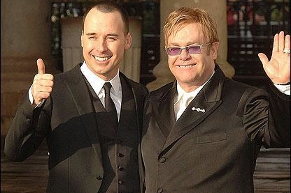 Elton John est papa!