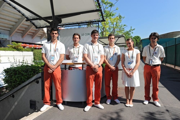 La prestigieuse agence d'hôtesses Mahola vous donne l'occasion de faire la belle pour Roland Garros