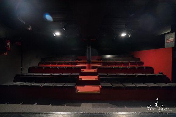 Cours Melo-Comédie : Une nouvelle école de théâtre humoristique ouvre ses portes à Paris et on vous offre une formation!