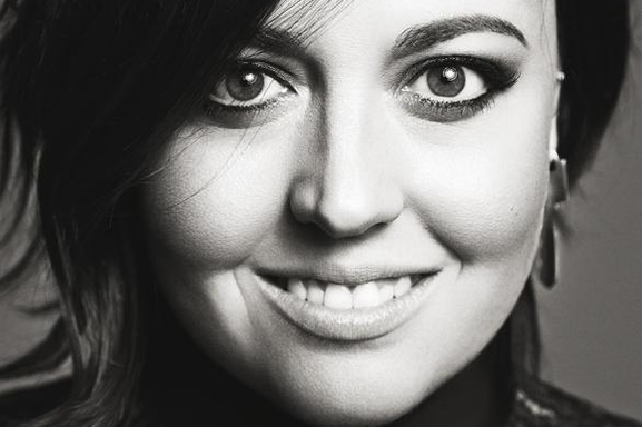 Ariane Moffatt en tournée dans toute la France avec son nouvel album "22h22"