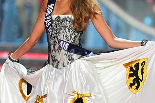 Camille Cerf, Miss Nord Pas-de-Calais est Miss France 2015. Un show très Hollywoodien pour Miss France cette année !