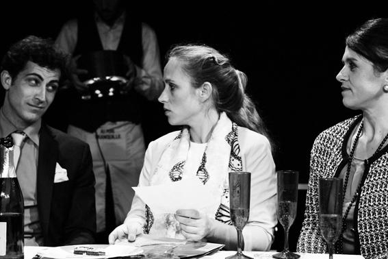 La pièce Un air de famille revient à la folie théâtre, demandez votre ticket !