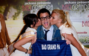 Jackass revient avec le 4ème volet "GrandPa" plus déjanté que jamais avec Johnny Knoxville!