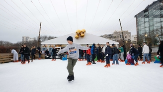 Patins en Folie : la plus grande patinoire en plein air de Paris revient au parc André Citroën !