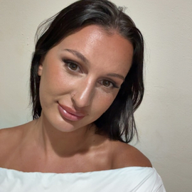 Adrianaa45140