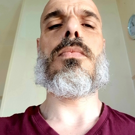 77Antoni79