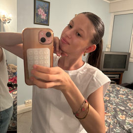 Neviana_lauger