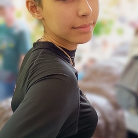 Aly77