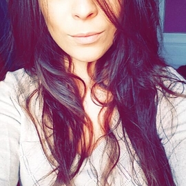 Khloe49