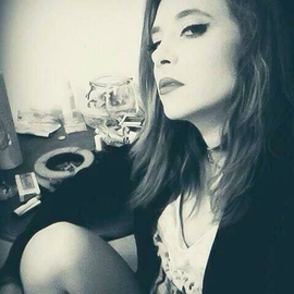 Laura49