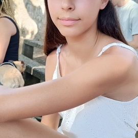 Aly77