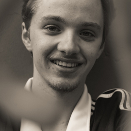 Axel_dlge