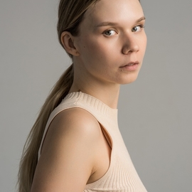 Nadya007