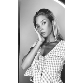 Lauraaakintz68