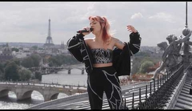 Reyd - Cosmos Palace (live session sur le toit du @theatreduchatelet)