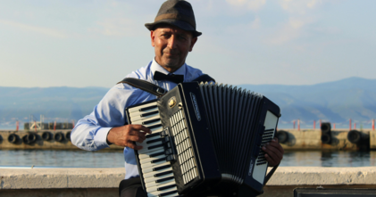 Casting accordéoniste homme ou femme pour tournage série américaine