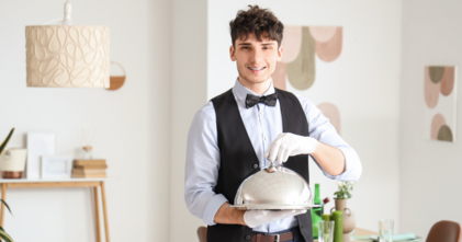 Casting homme entre 20 et 60 ans avec expérience en tant que serveur pour silhouette parlante dans long métrage cinéma