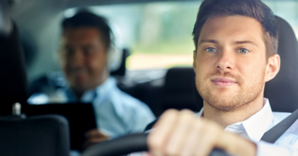 Casting figurant homme avec leur voiture pour tournage série Canal + avec Kad Merad