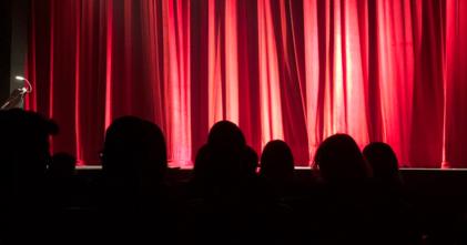 Casting comédien comédienne chanteur et chanteuse entre 18 et 30 ans pour comédie musicale en tournée en Italie