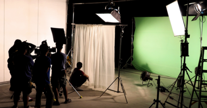 Casting figurant homme et femme entre 18 et 99 ans pour tournage long métrage avec Natalie Portman et Jonathan Bailey