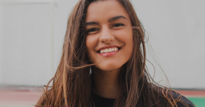 Casting femme caucasienne pour doublure dans film à Orléans