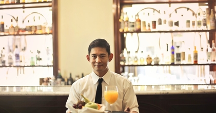 Casting serveur tout profil et âge pour figuration dans série