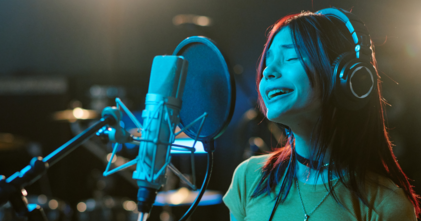 Casting comédien et comédienne voix off anglophone pour enregistrement capsule corporate