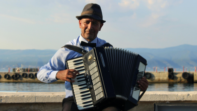 Casting accordéoniste homme ou femme pour tournage série américaine