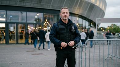 Casting homme entre 25 et 40 ans pour figuration dans visuels projetés au Stade France lors du concert d'une chanteuse française de renommée internationale