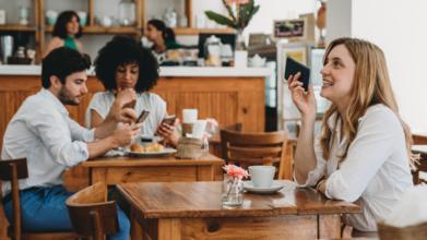 Casting comédien et comédienne entre 18 et 25 ans pour projet audiovisuel hôtellerie et restauration