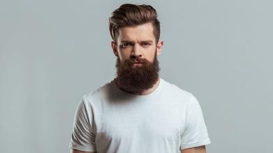 Casting homme avec longue barbe fournie pour tournage série Canal+