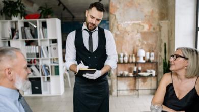 Casting homme entre 30 et 50 ans pour silhouette parlante dans sketch show Chamouxland 2 de Camille Chamoux