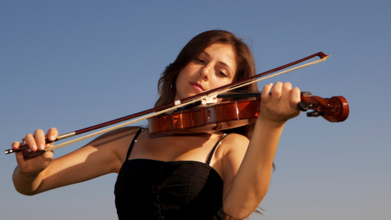 Casting musicienne violoniste clarinettiste accordéoniste ou violoncelliste pour spectacle musical jeune public