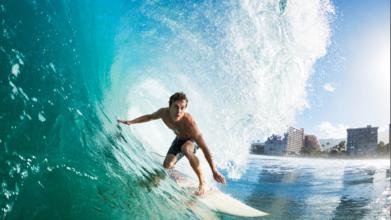 Casting surfeur et surfeuse entre 16 et 20 ans pour figuration dans long métrage réalisé par Suzanne Lindon