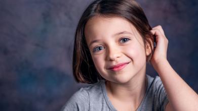 Casting enfant fille entre 8 et 10 ans parlant roumain pour spectacle