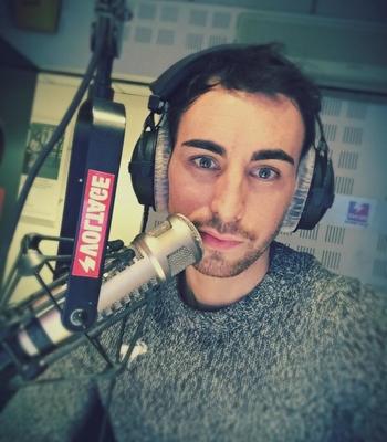 Animateur du Morning sur la radio voltage, retour sur les débuts de Jordan de Luxe qui  vous donne ses conseils