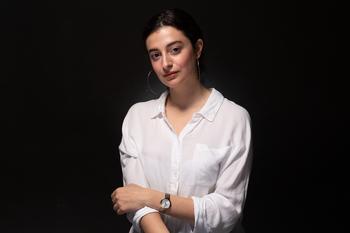 Isabelle Zighondi a décroché des castings et est comédienne dans plusieurs fictions comme " Sous le ciel d'Alice " réalisé par Chloé Mazlo ! L'artiste,  membre de Casting.fr fait désormais partie de la famille cinématographique, comment fait-on a 24 ans p