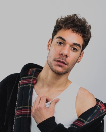 Enzo, mannequin et acteur nous parle des contrats qu'il a décroché grâce à Casting.fr