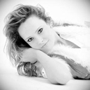 HollieL encore une carrière lancée!